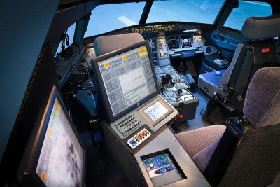 Cabina 2 Sim A320 con posición Instructor Indrapp.jpg
