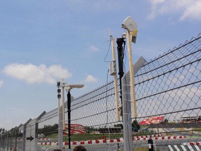 Equipos instalados al final de la recta principal2.JPG