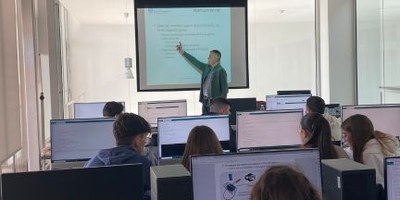 Un pas més en les II Teleco Games: Taller d'iniciació a arduino a l'EETAC.