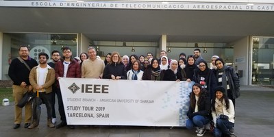 Visita de estudiantes del grado de Electrical and Electronics Engineers department de la American University of Sharjah, de Arabia Saudí